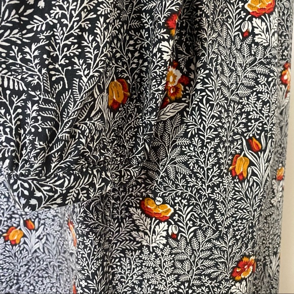 Flowy floral tunic! 🌺 - Picture 7 of 7